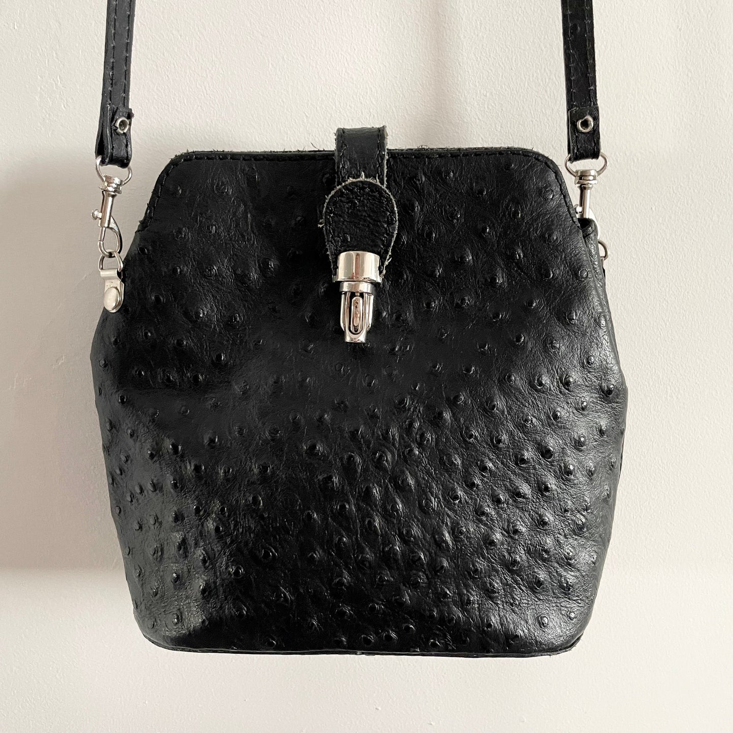 Vintage  Black Textured Real Leather Bucket Shoulder Handbag. Borse in Pellu. Made in Italy