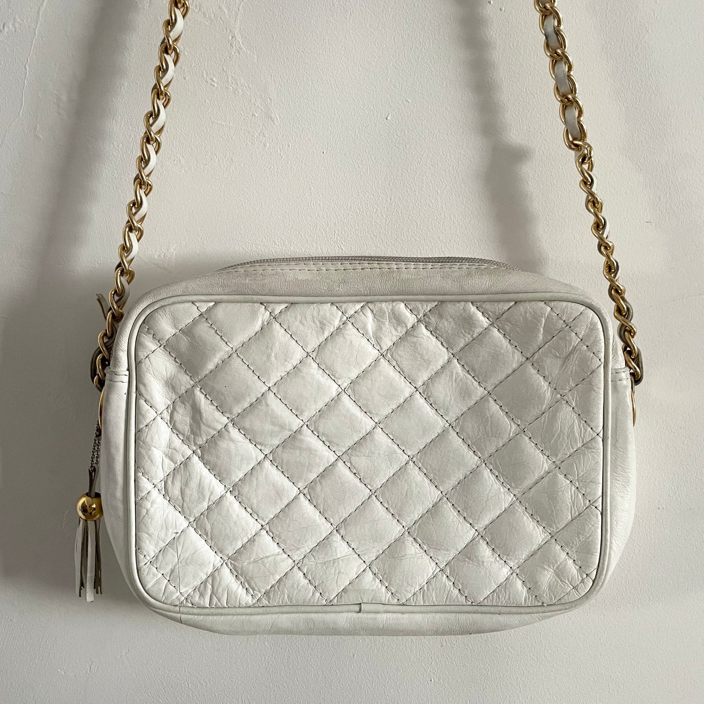 Vintage Leather Paris White Quilted Small Shoulder Handbag with Gold Tone Chain Strap