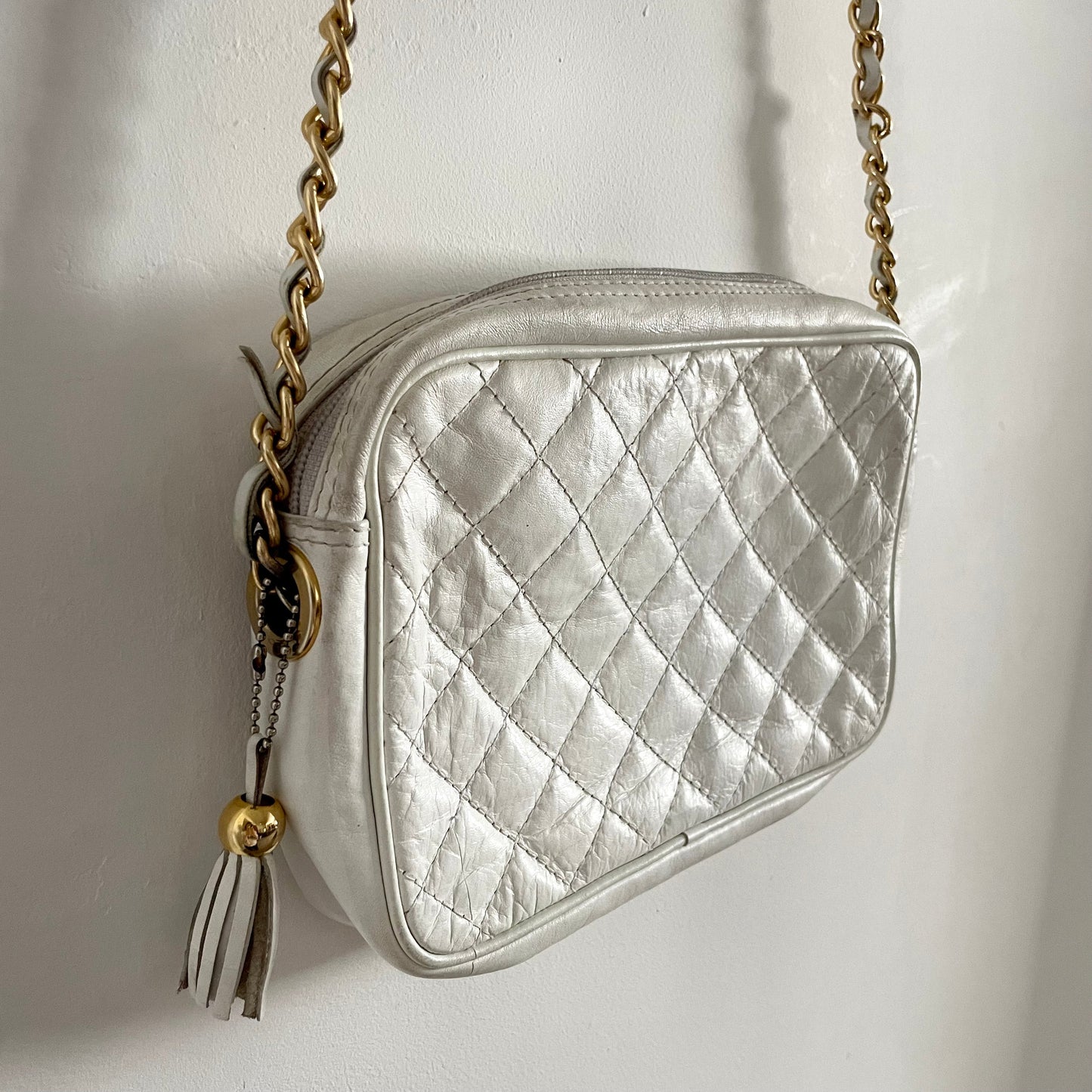 Vintage Leather Paris White Quilted Small Shoulder Handbag with Gold Tone Chain Strap