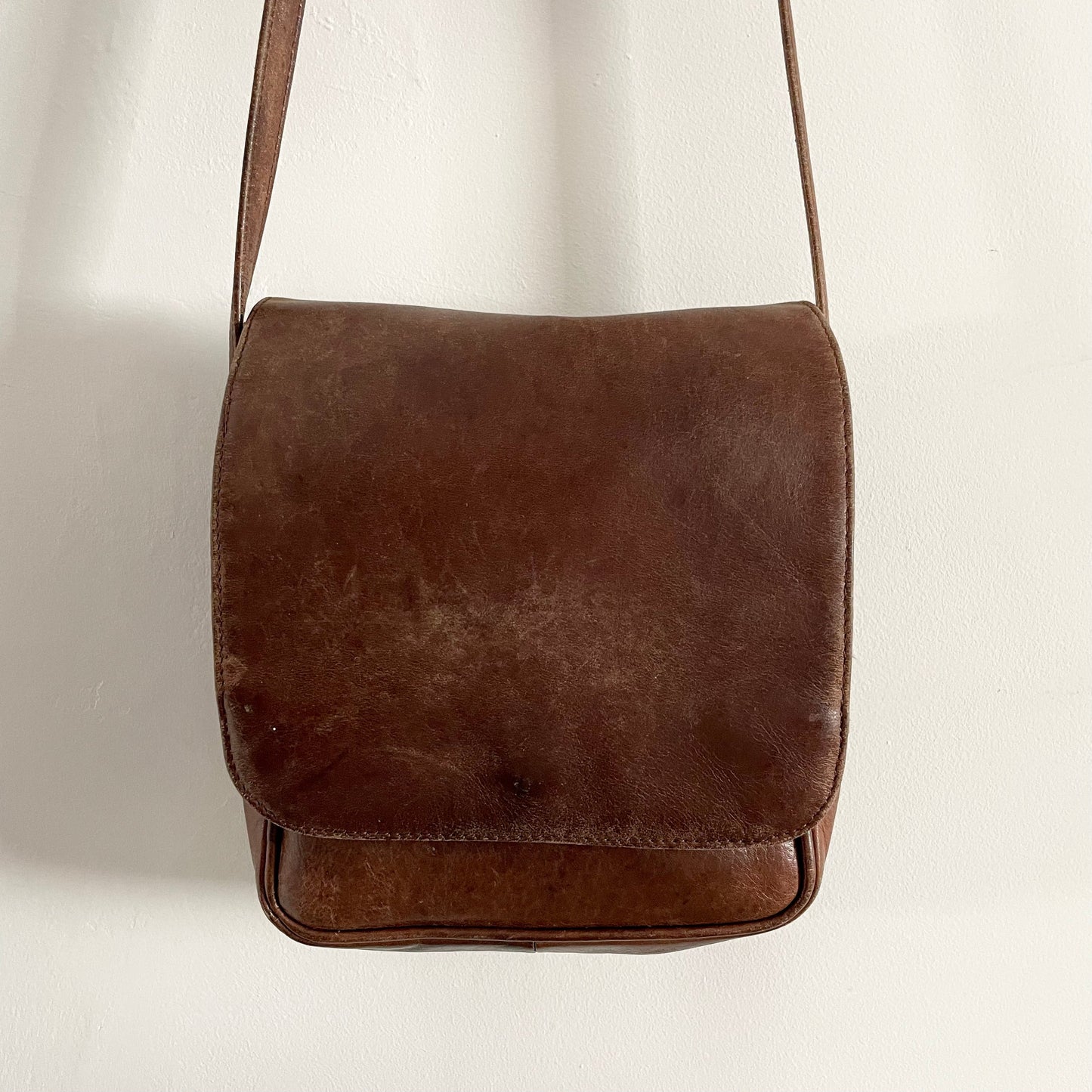 Vintage Brown Leather Shoulder Handbag. Made in India