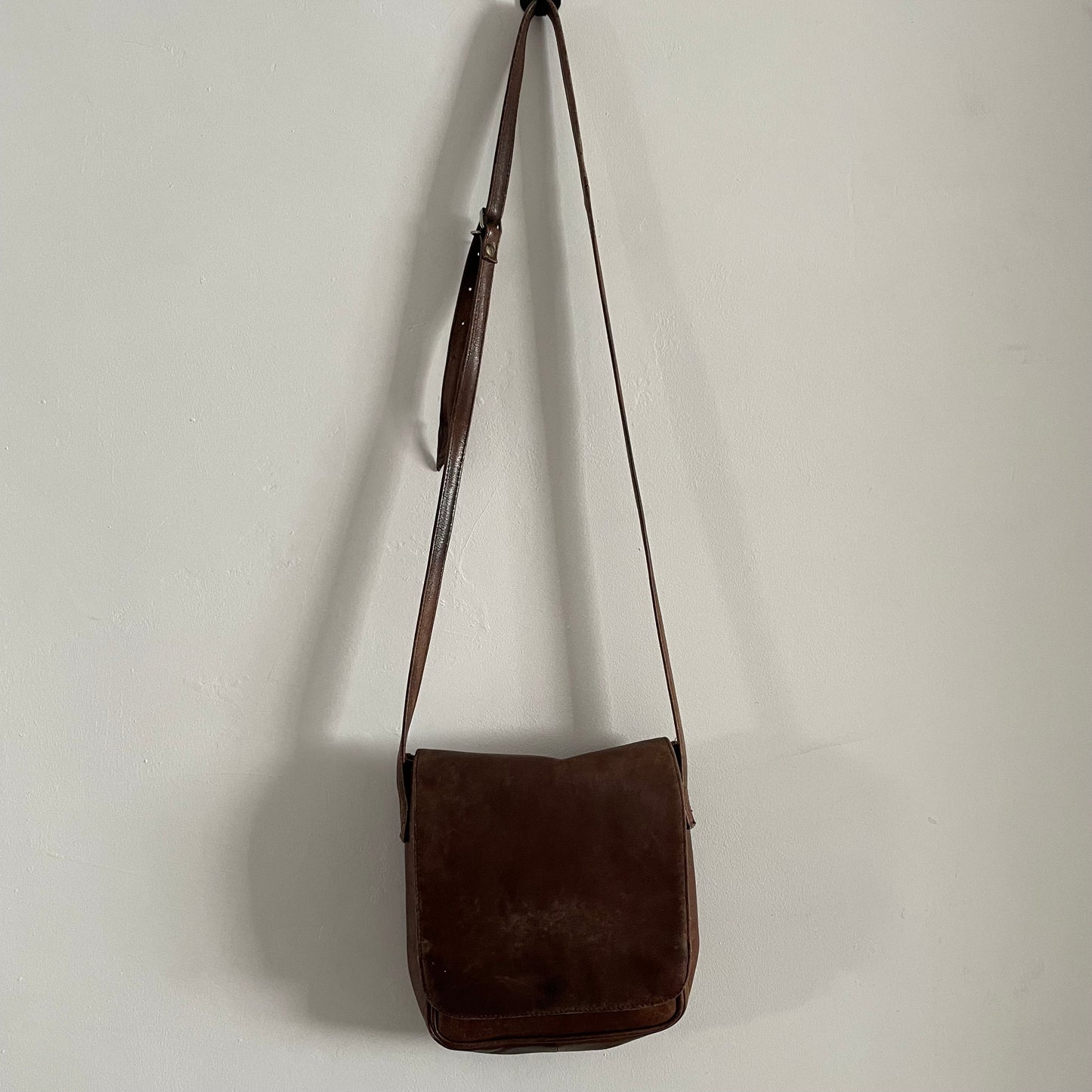 Vintage Brown Leather Shoulder Handbag. Made in India