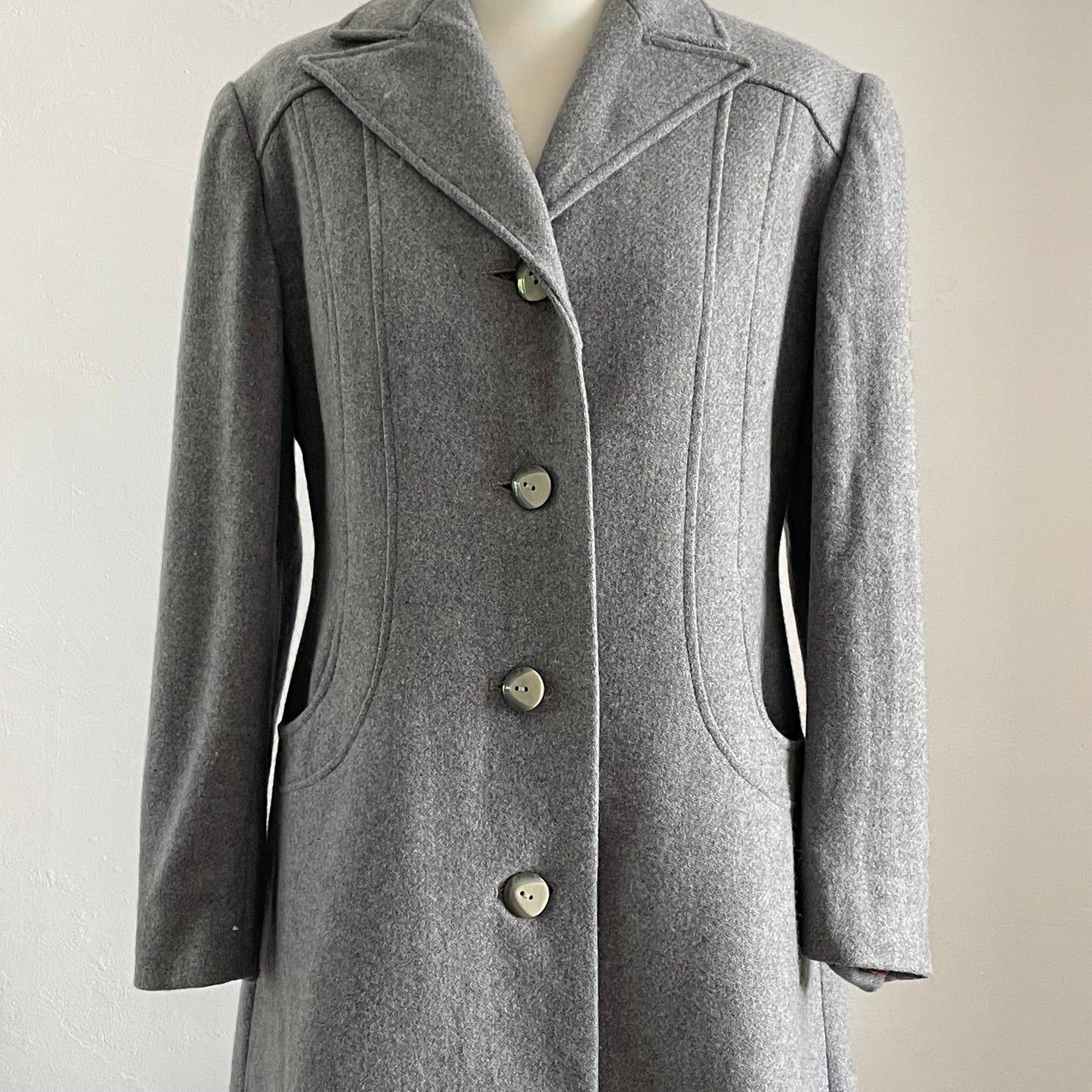 Grey Wool Mid-Length Coat with Buttons and Pink Lining