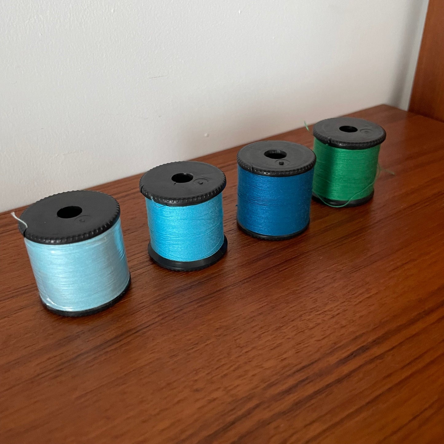 Vintage Unbranded Blue Green Thread Reels x4