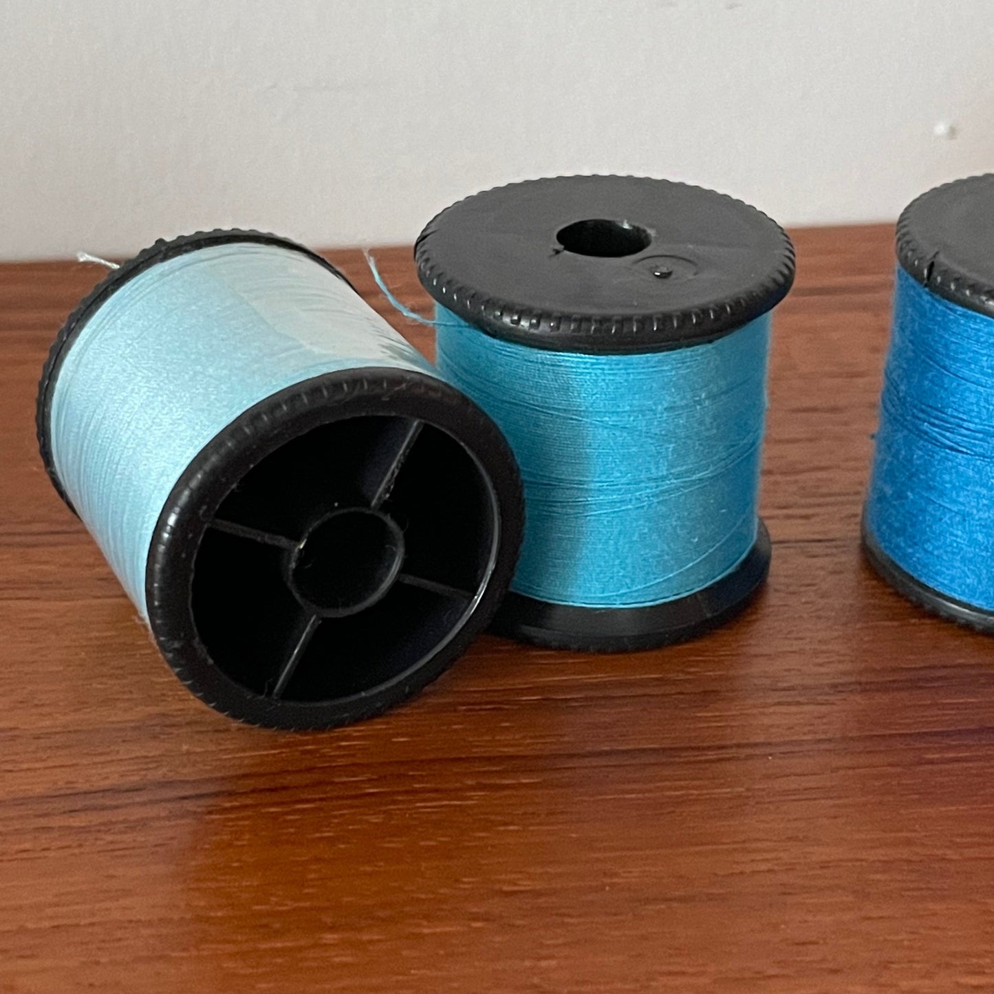 Vintage Unbranded Blue Green Thread Reels x4