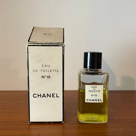 Vintage perfume Chanel No 19 Eau de Toilette T.P.M., No. 1302, 60ml, 2/3 Full