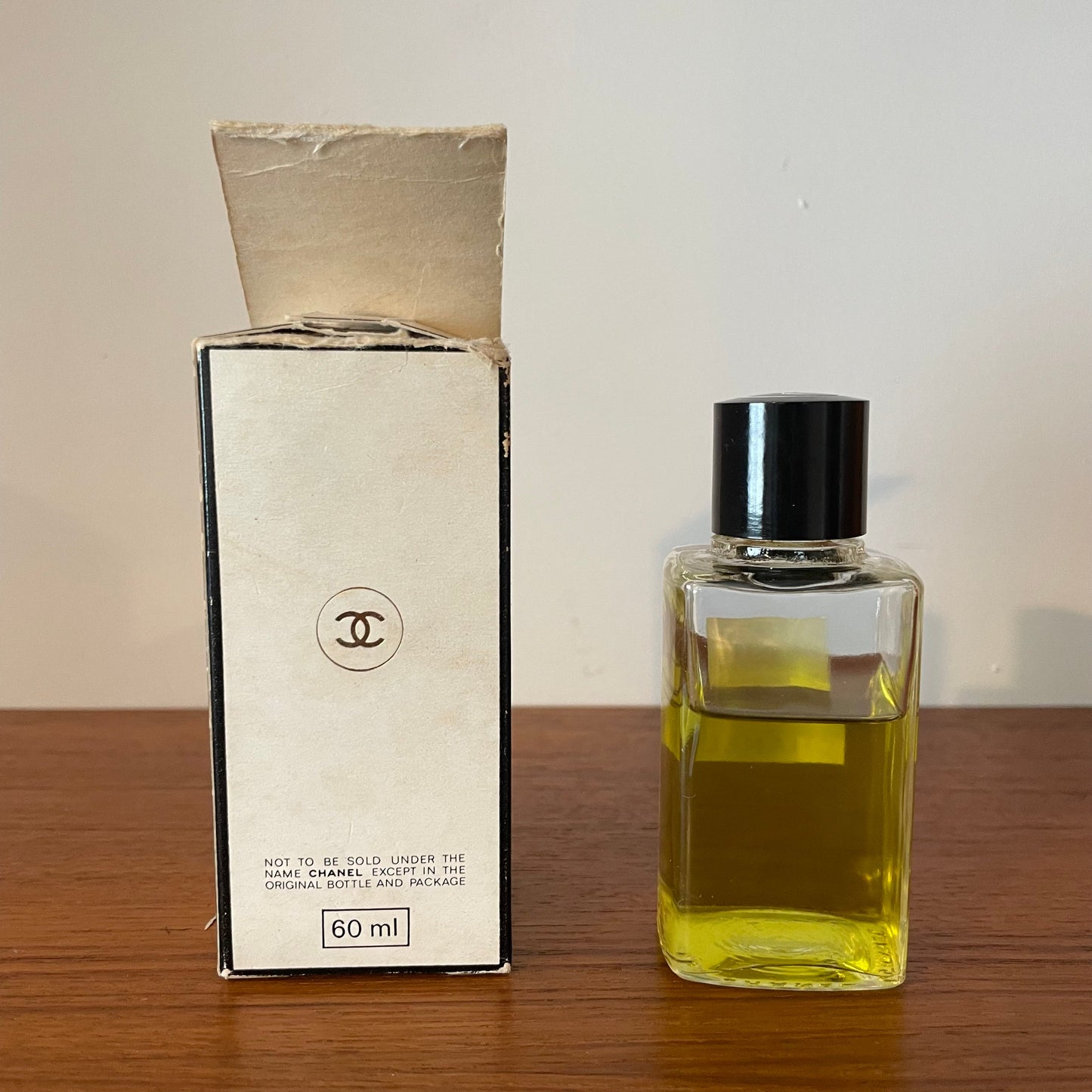 Vintage perfume Chanel No 19 Eau de Toilette T.P.M., No. 1302, 60ml, 2/3 Full