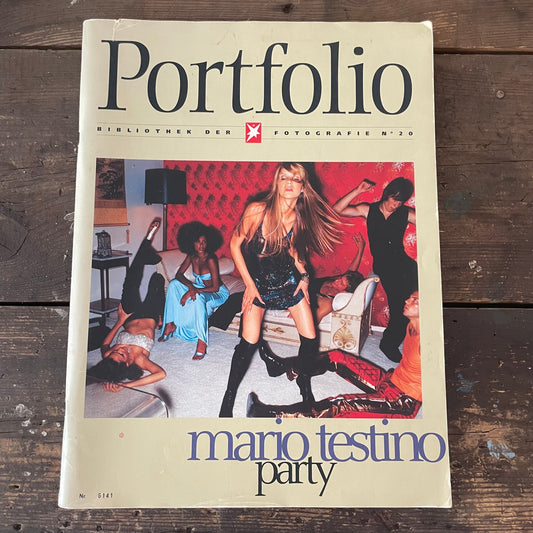 Vintage Portfolio Bibliothek der Fotographie No 20 Mario Testino Party in German and English. Fashion Magazine. German and English.