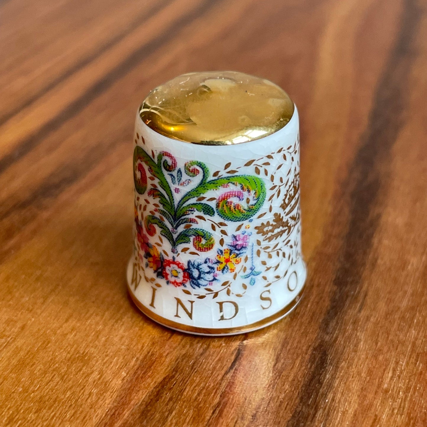 Vintage Windsor Castle White and Gold Ceramic Thimble