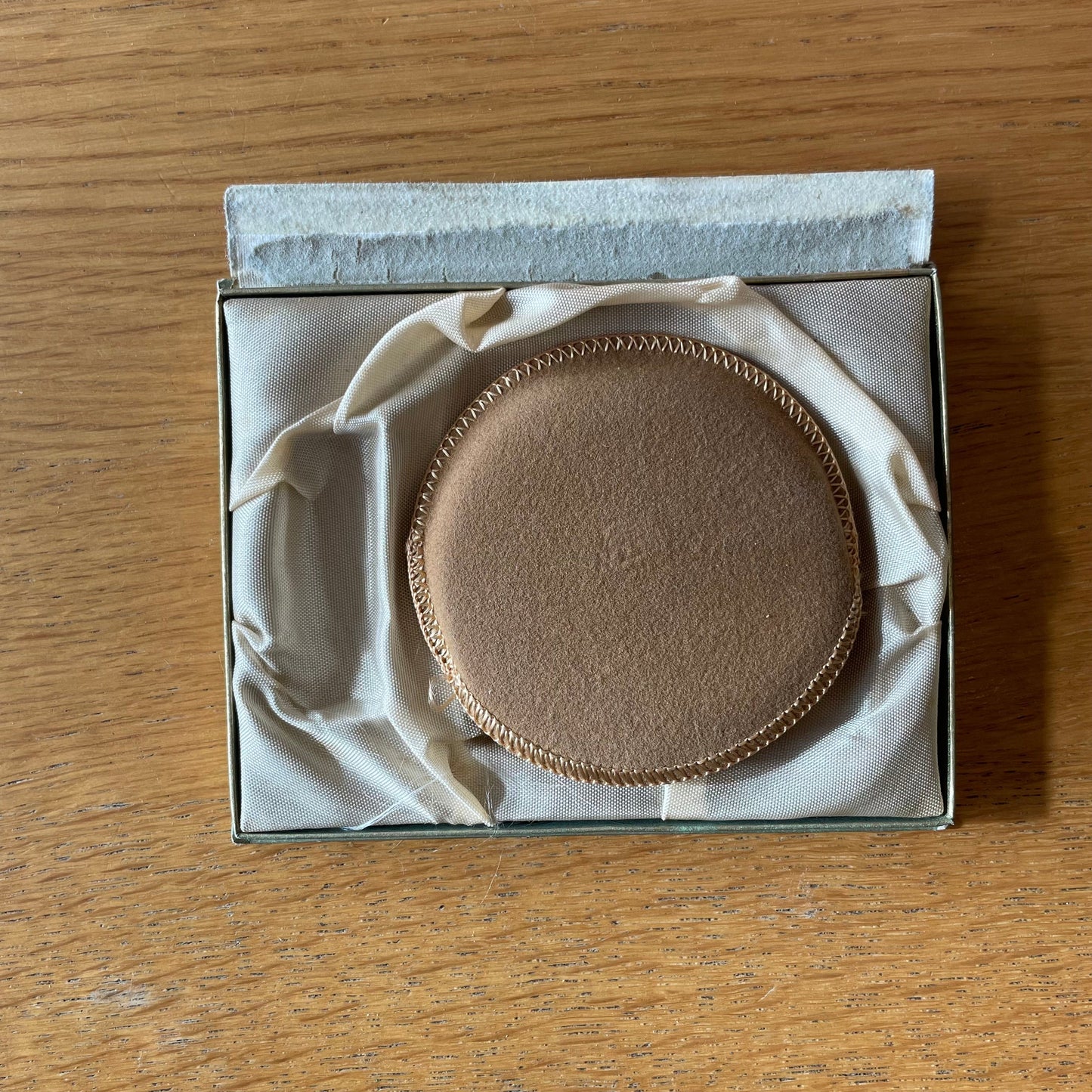 Vintage 1950s Vogue Vanities White and Gold Tone Compact in Original Packaging.