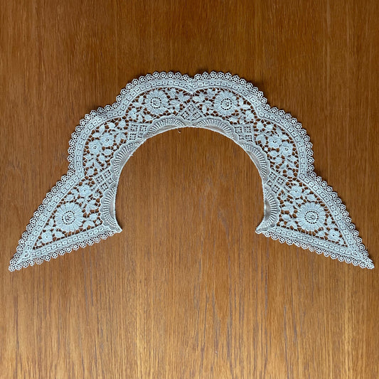 Collar Vintage Detachable Round Cream Scalloped Lace Floral Decor