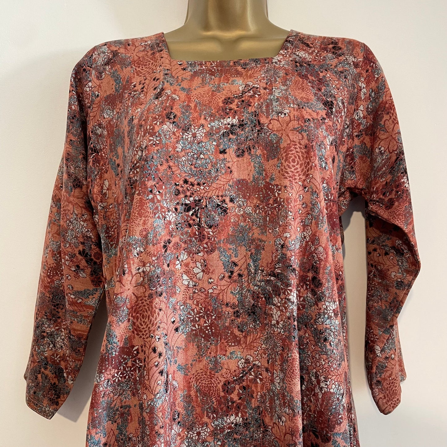 Vintage Short Floral Dress in Pink, Red and Black with Split Hem