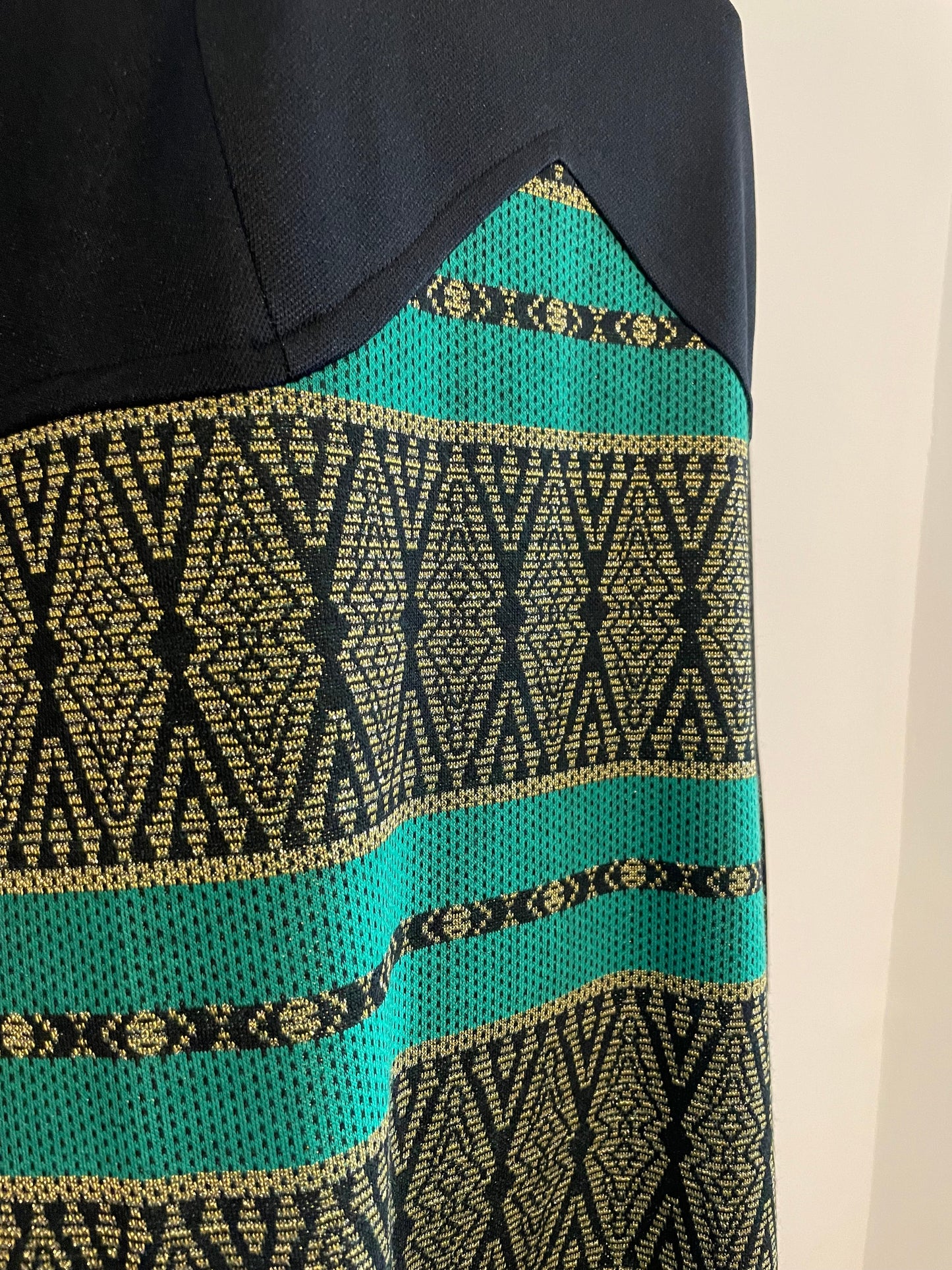 Dress Vintage Black Green & Gold Knitted Long Sleeve Patterned 70s Dress