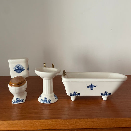 Dolls House Furniture Ceramic Blue and White Bathroom Suite Set