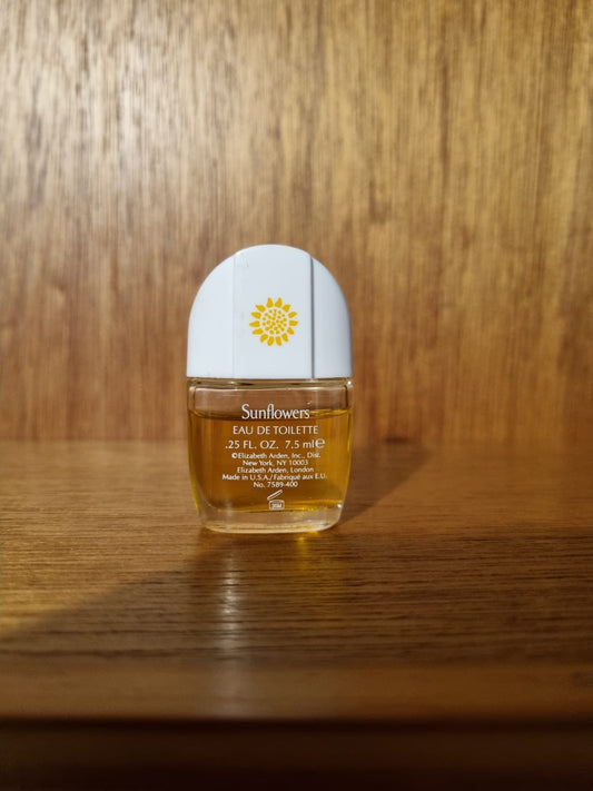 Vintage Sunflowers by Elizabeth Arden 7.5ml Perfume. 85% Full