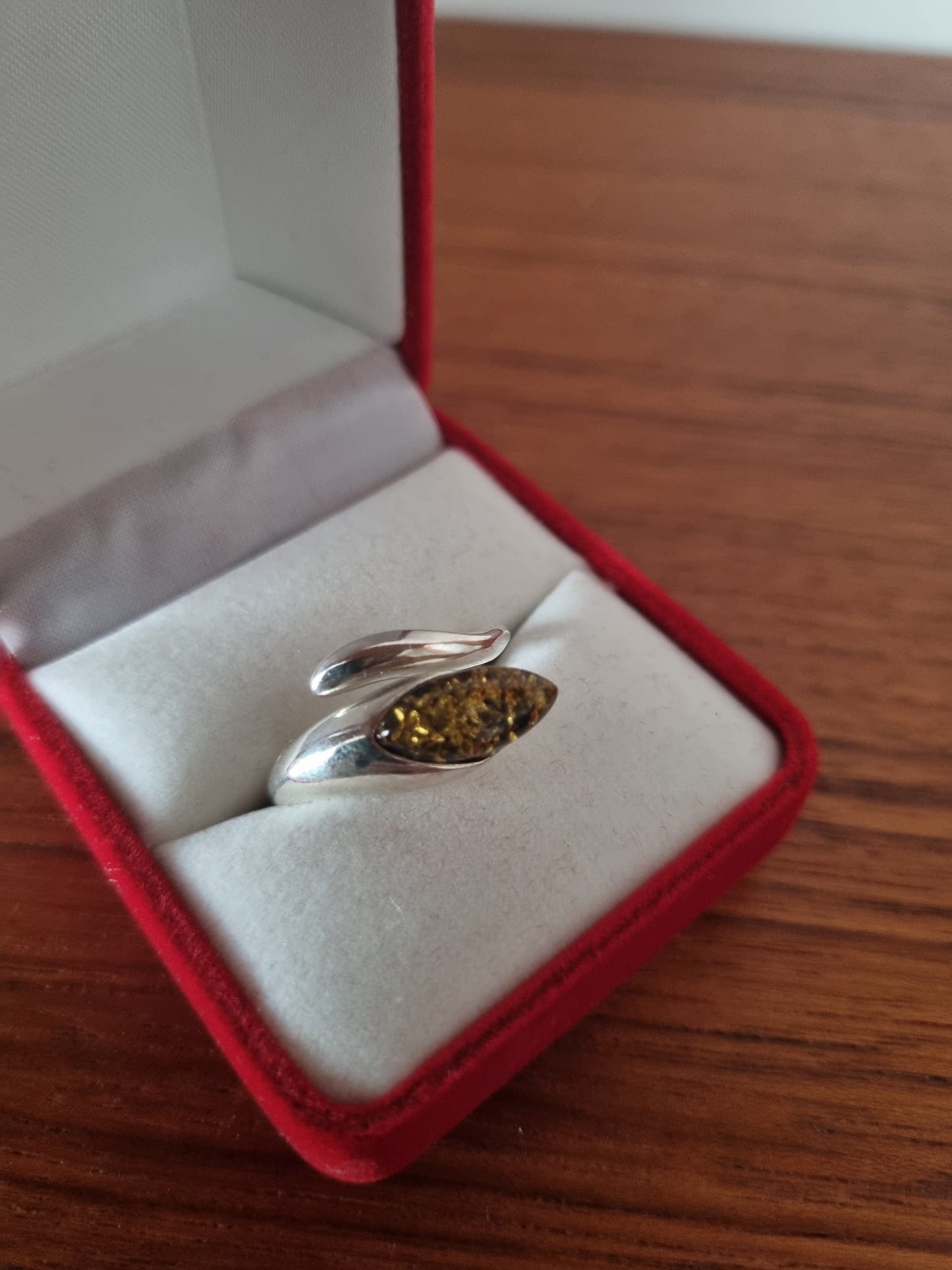 Antique Vintage Baltic amber and sterling silver crossover open ring, stamped 925