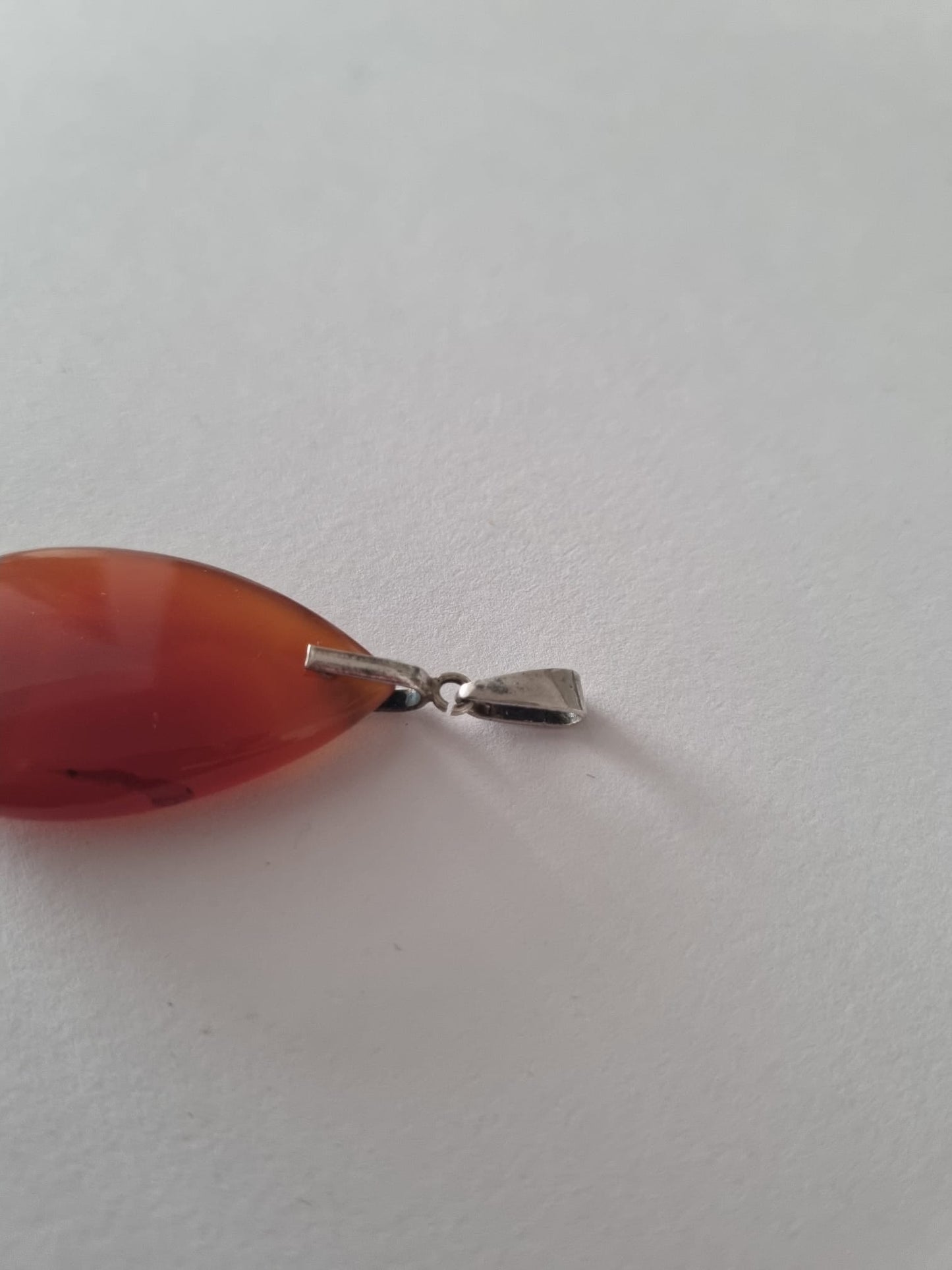 Vintage art deco sterling silver & polished carnelian gemstone pendant. Orange tones. Excellent condition