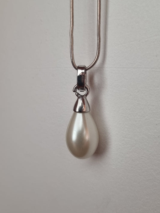 Antique Vintage Vintage pearl drop necklace sterling silver stamped 925, Italy