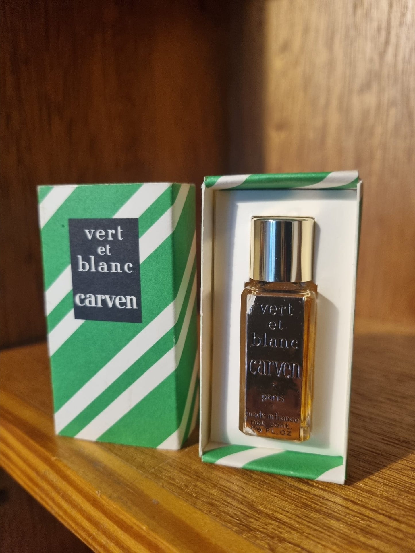 Vintage Vert Et Blanc Carven 7ml. Full. Reference 604. Paris. Made in France