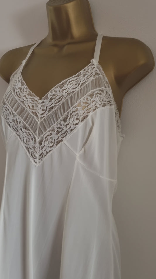 Vintage White Plunge Slit Hem Lace Slip Dress for Elegant Evenings