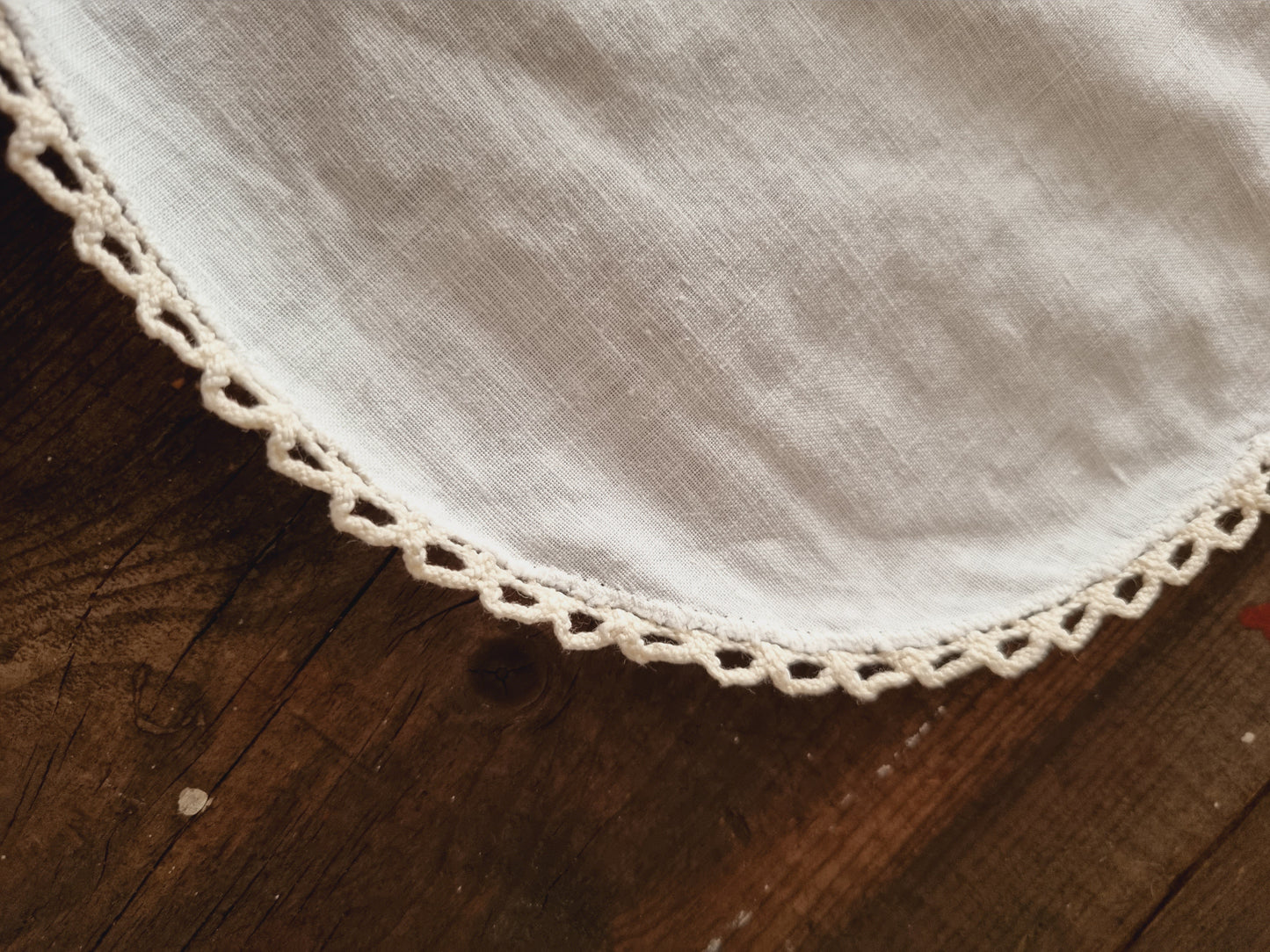 Vintage Cream Oval Medium Doily