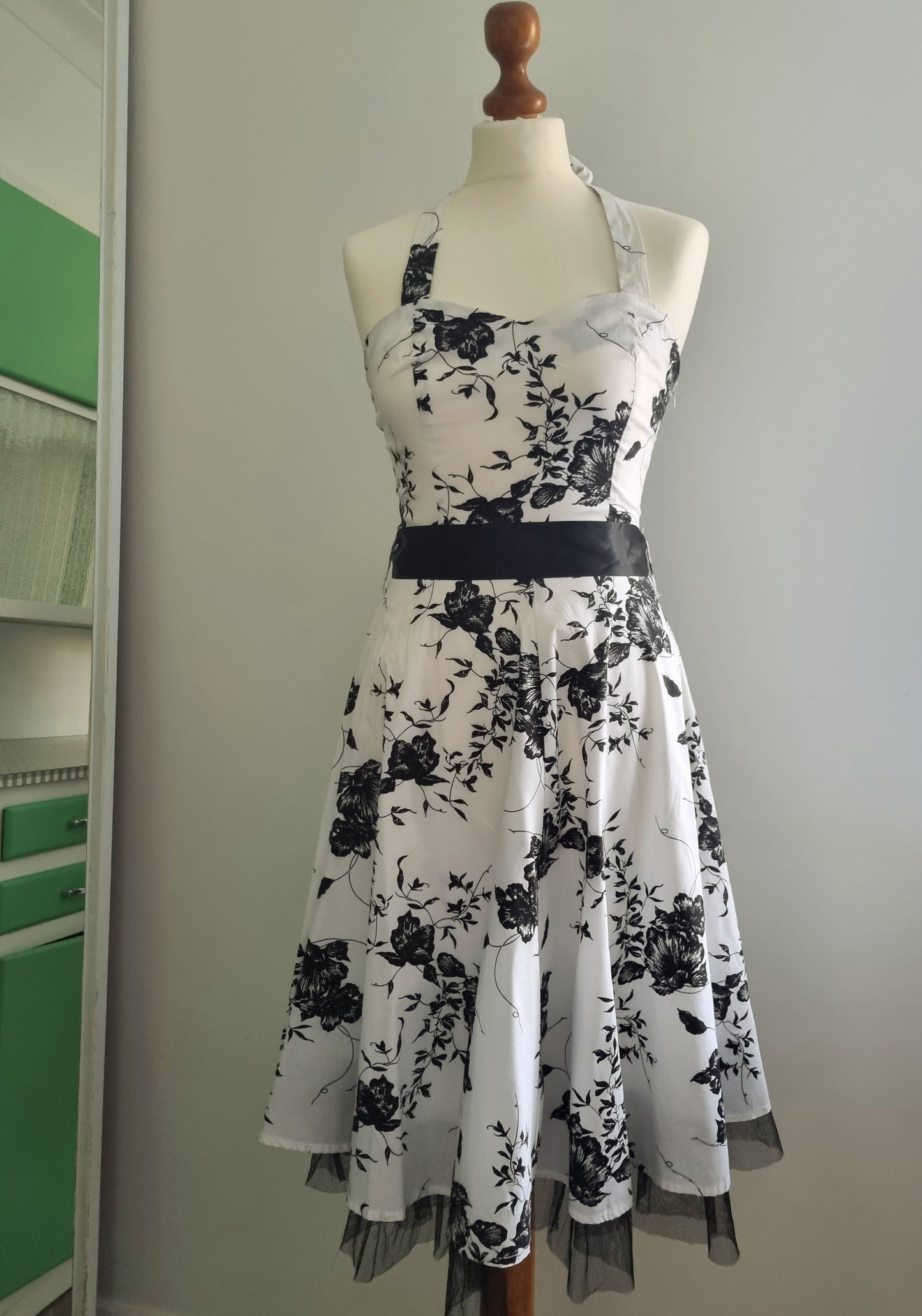 H&R Monochrome Halterneck Midi Summer Dress (UK6)