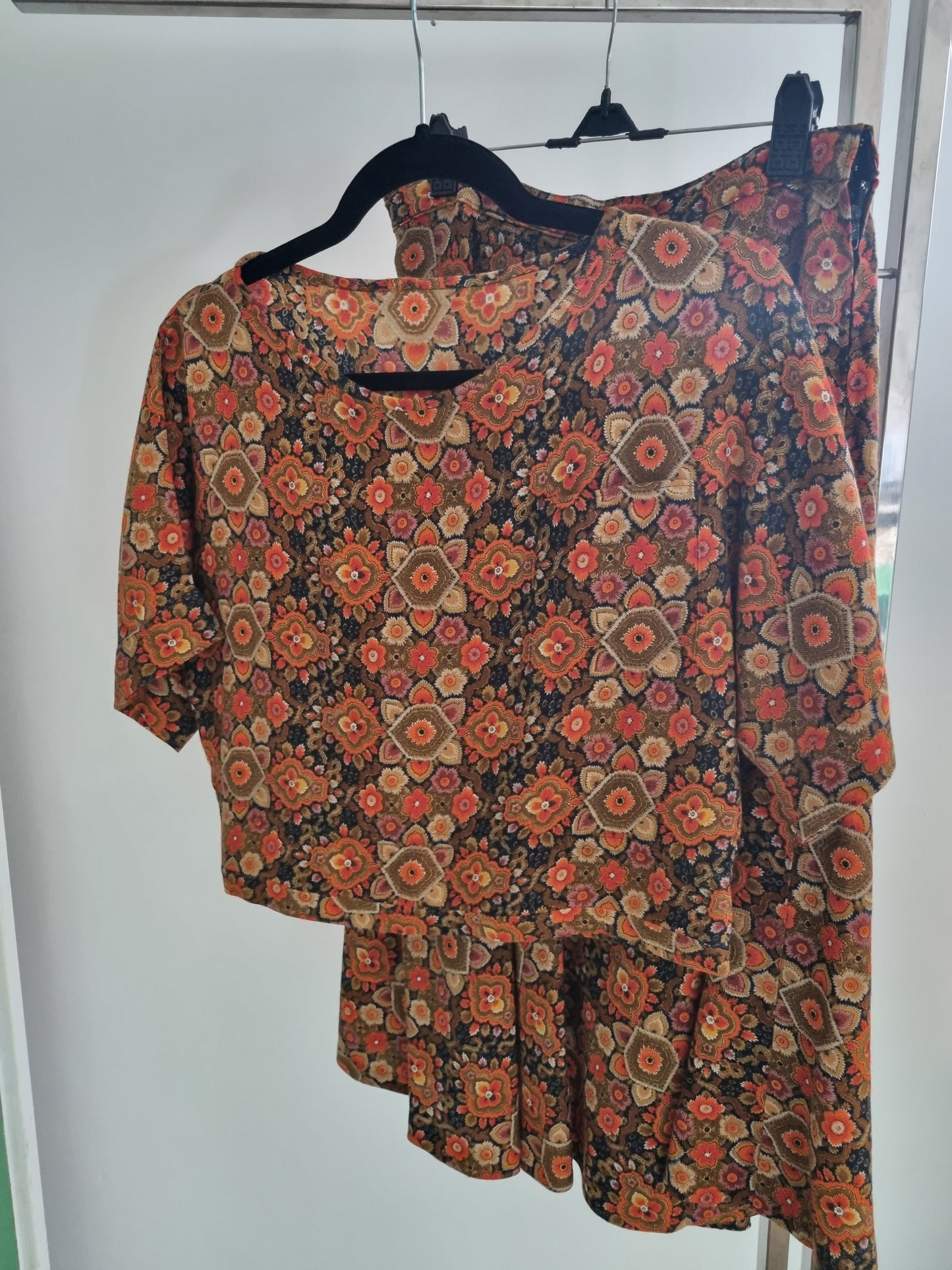 Co-ord Vintage Skirt Set 70s Orange Paisley T-Shirt Set UK10