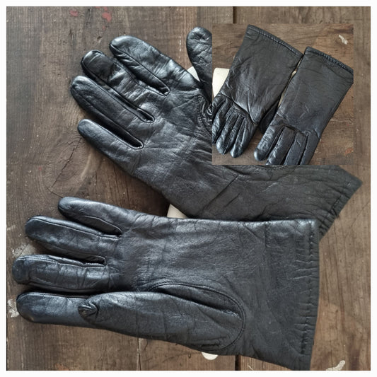 Vintage Black Lined Leather Gloves Size 7.5 for Timeless Elegance