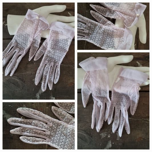 Vintage Lilac Zig Zag Sheer Short Gloves Size 6.5 for Elegant Style