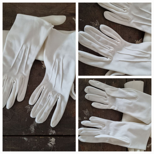 Vintage Deadstock Soft White Bridal Gloves . Size 6