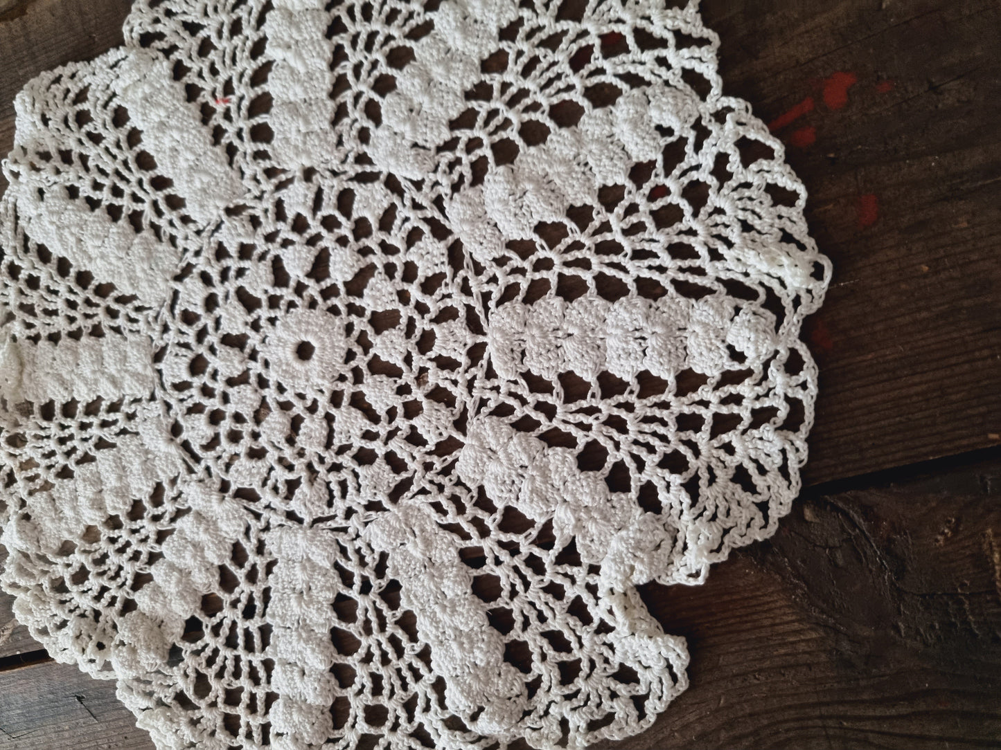 Vintage Round Cream Medium Doily