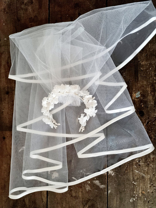 Vintage White Floral Headband Ribbon Hem Veil