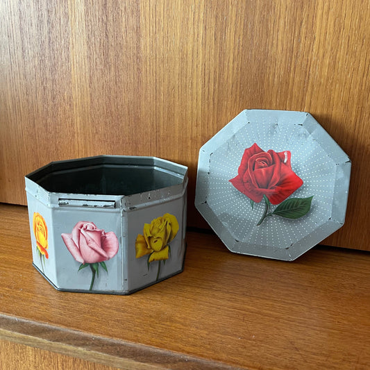 Carr & Co Ltd Vintage Rose Biscuit Tin Secret Garden Design
