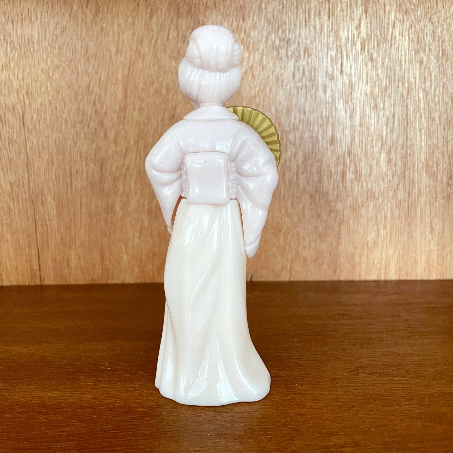 Vintage Avon The Japanese Lady Geisha Moonwind Eau De Cologne. Pink and Gold. 50ml