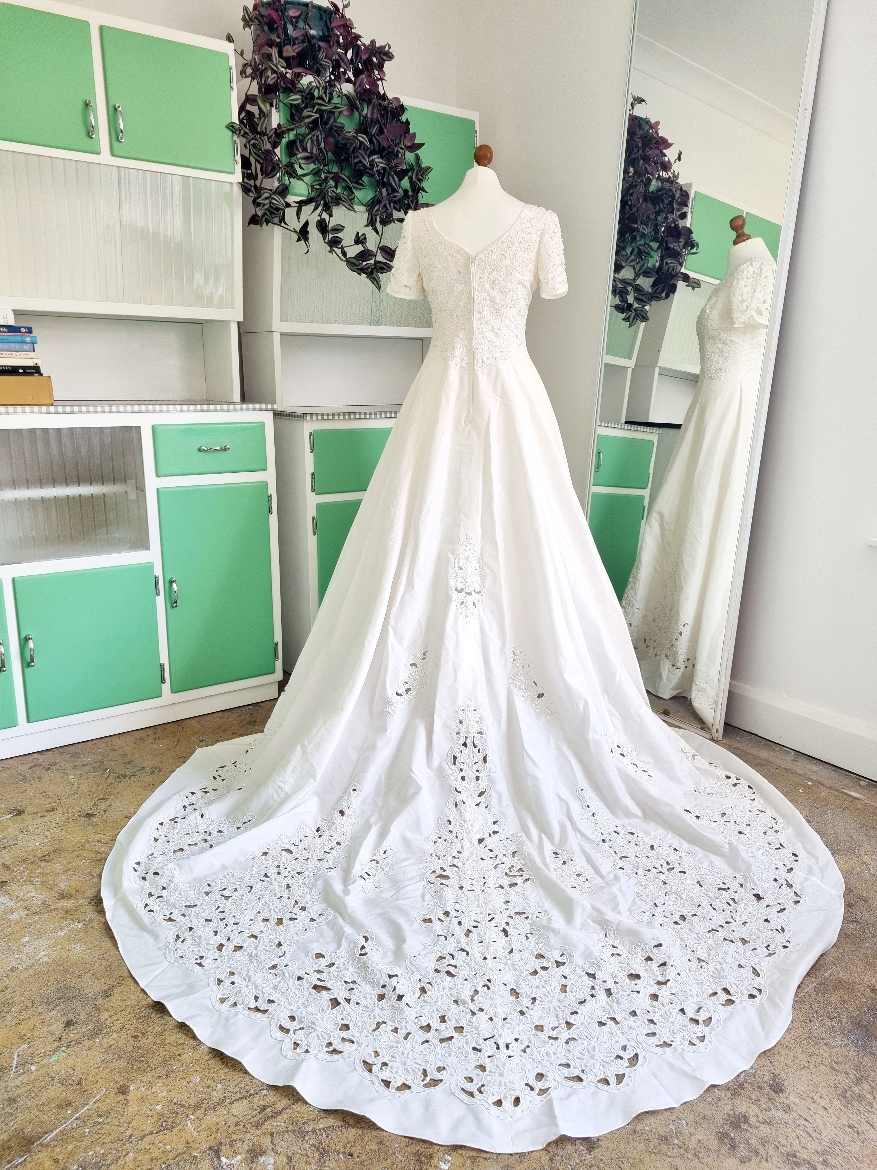 Benjamin roberts cheap wedding dress