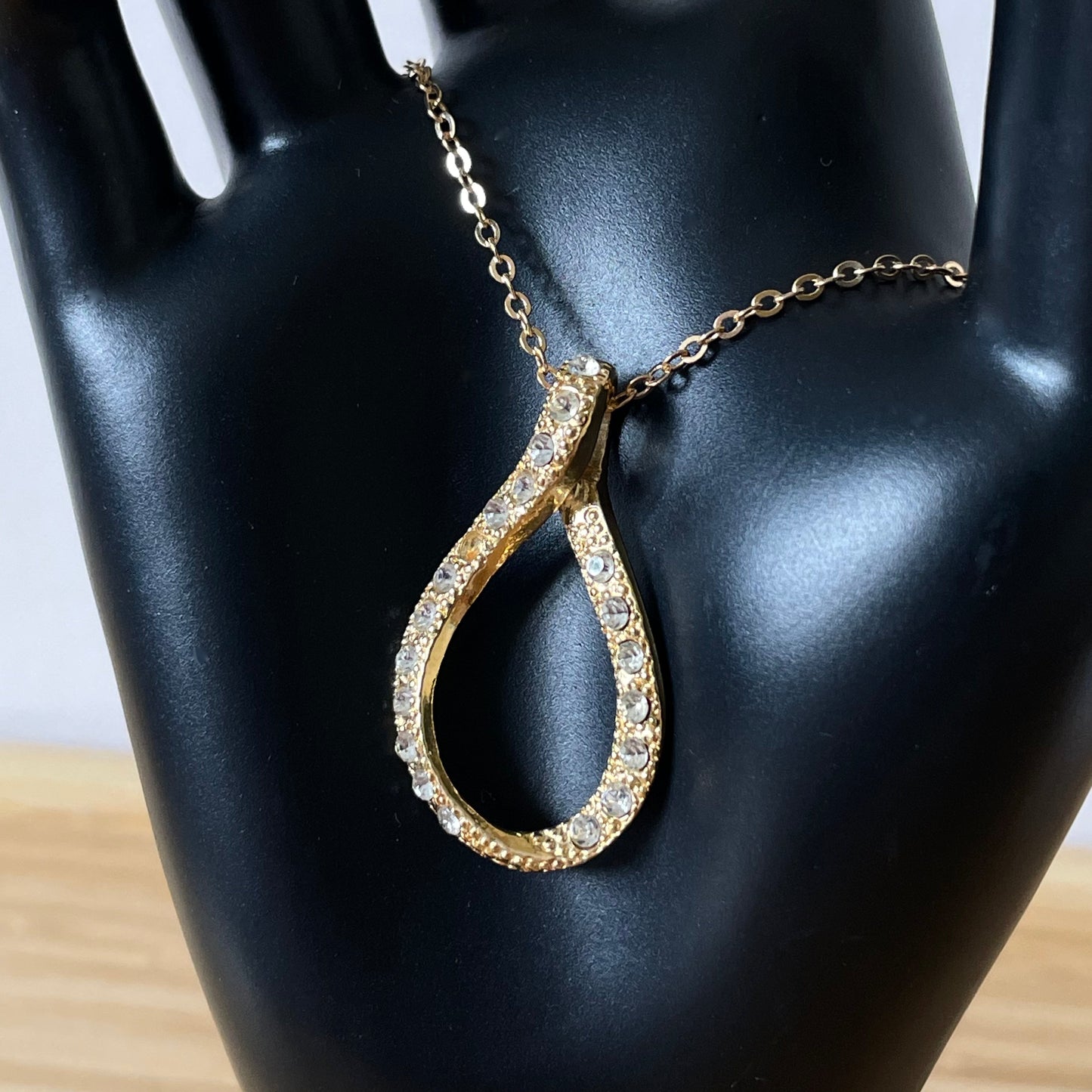 Necklace Vintage Statement Gold Tone Cubic Zirconia Teardrop Pendant Necklace. With Gold Plated Chain.