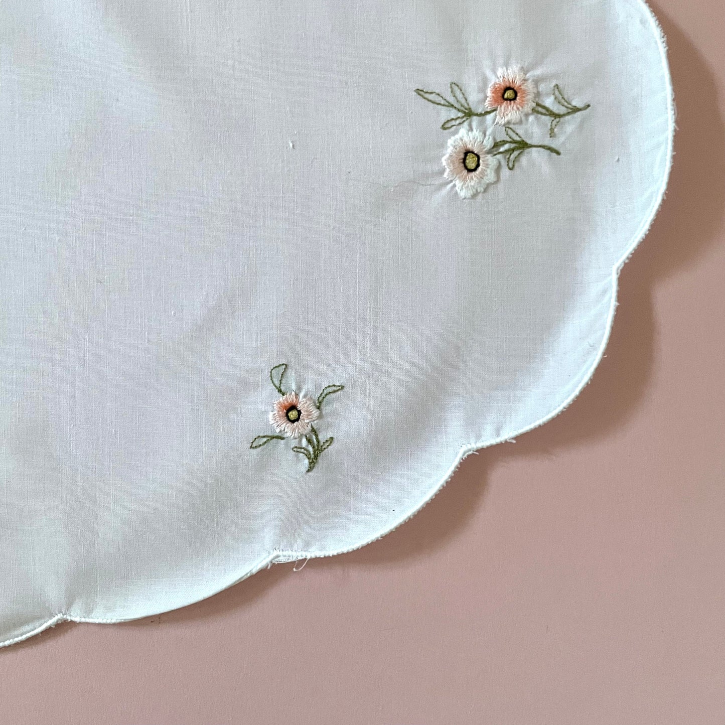 Vintage Two Piece White with Pink Embroidered Flowers Scallop Edge Dressing Table Set - Linen, Haberdashery, Craft, Antique, Embroidered