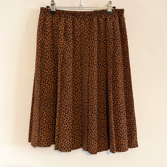 Vintage Requirements Leopard Print Pleated Knee Length Skirt