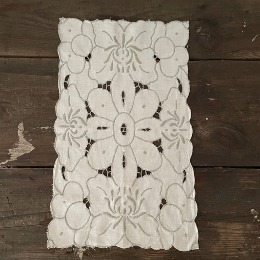 Vintage White and Grey Cutout Floral Table Mat Cloth