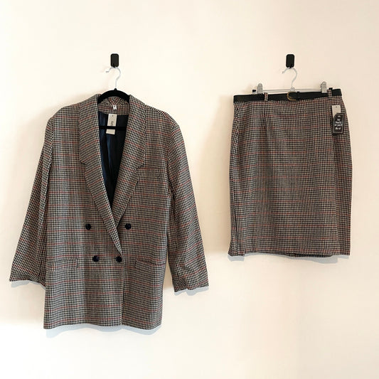 Vintage Houndstooth Check Feathers Two Piece Skirt Suit with Belt