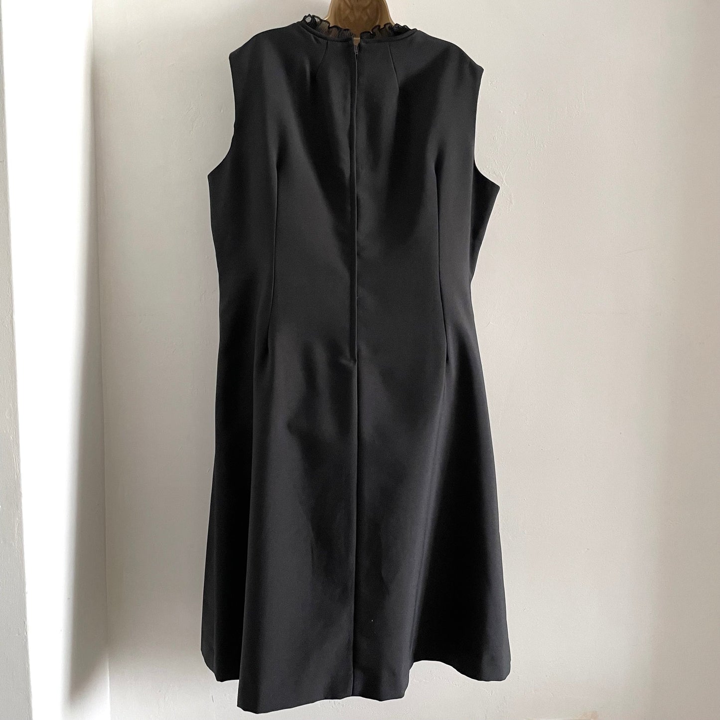 Vintage Rozlynne of London Black Sleeveless Midi Dress