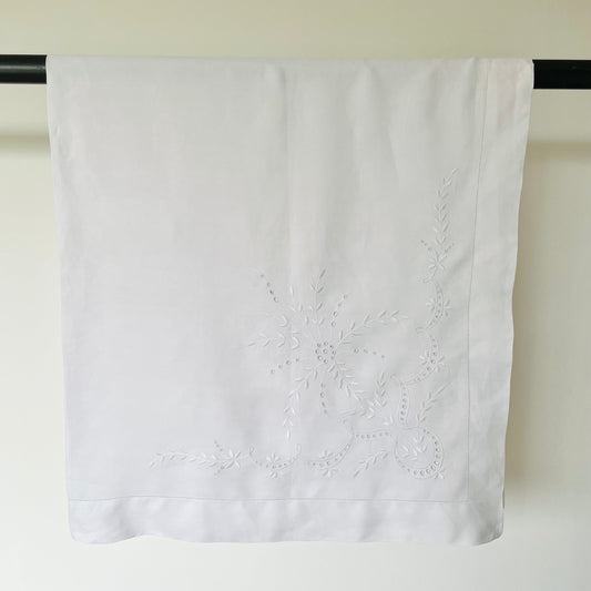 Vintage White Embroidered Foliage Pattern Square Tablecloth