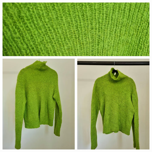 Handmade Green Vintage Jumper (MEDIUM)