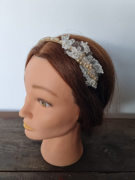 Vintage Beaded Bridal Hairband with Gold and White Lace Detailing