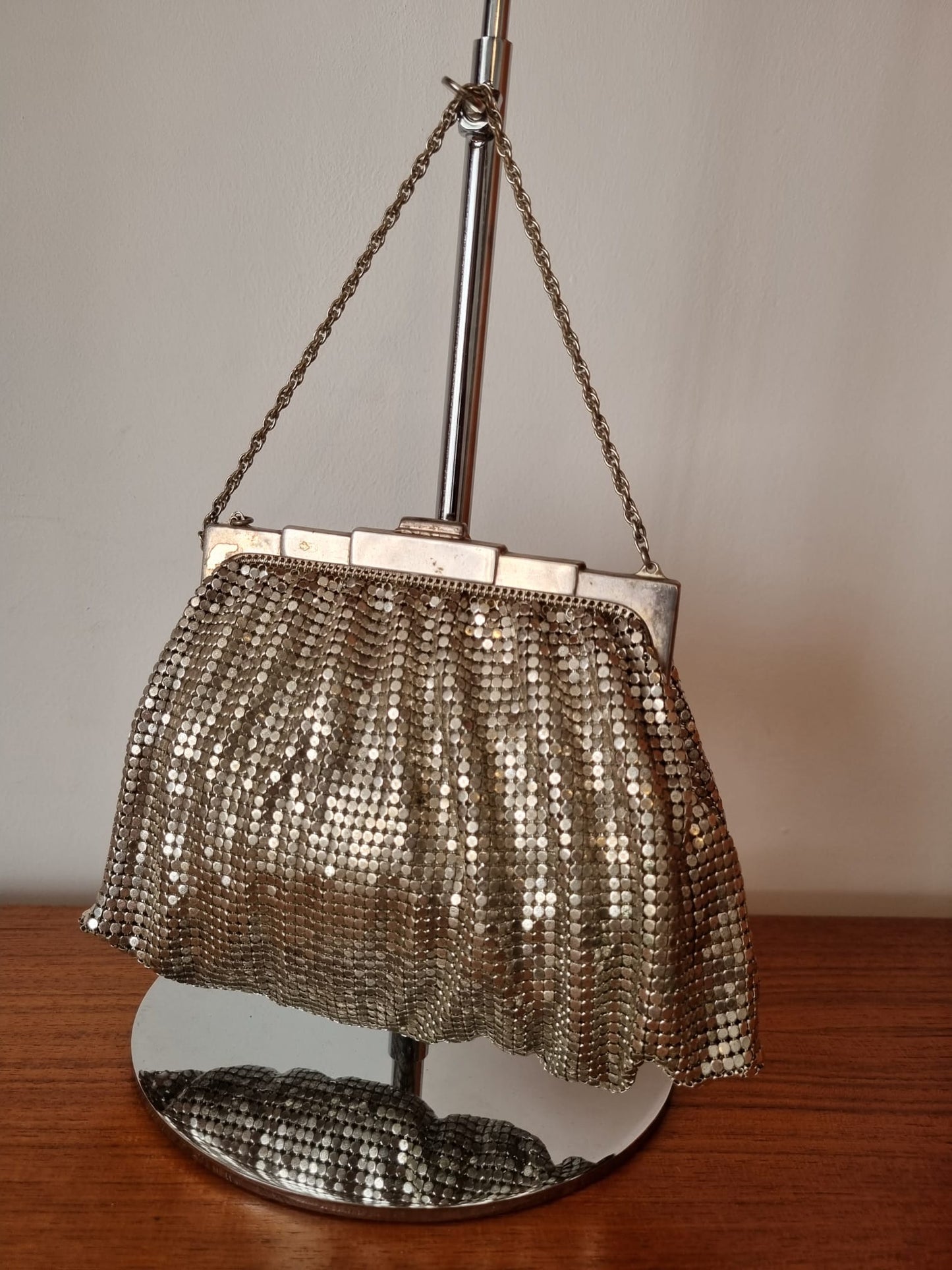 Vintage Antique 1920s Art Deco Silver Mesh Chainmail Whiting & Davis Co. Evening Bag