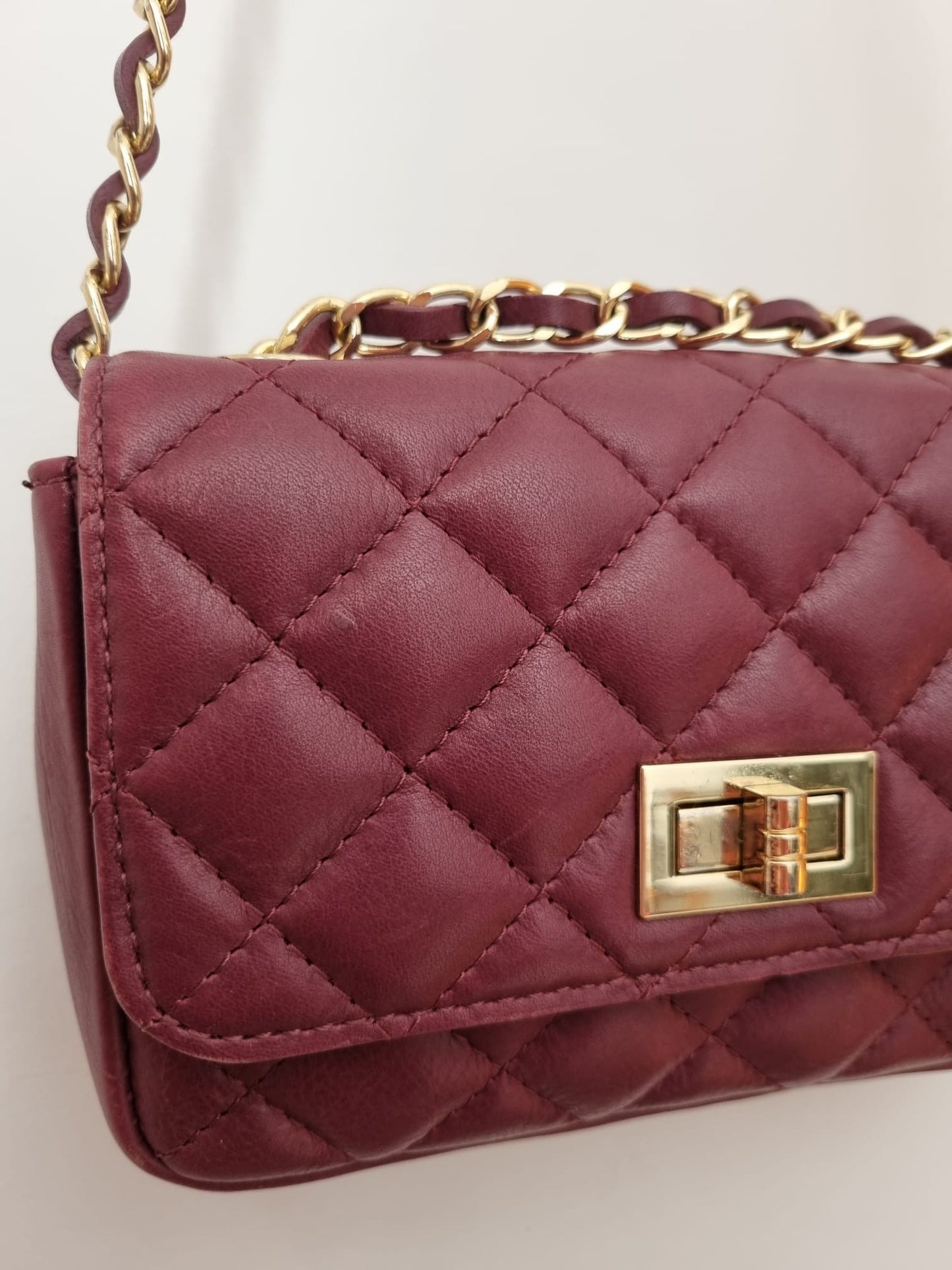 Vintage Bagitali Burgundy Lather Quilted Gold Chain Shoulder Bag