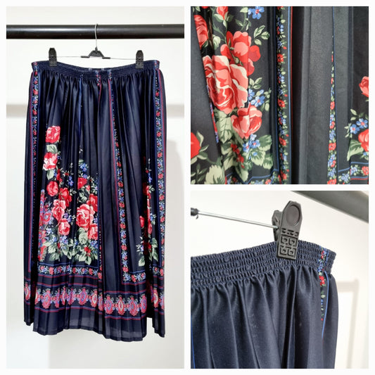 Vintage Skirt  (UK10-12)