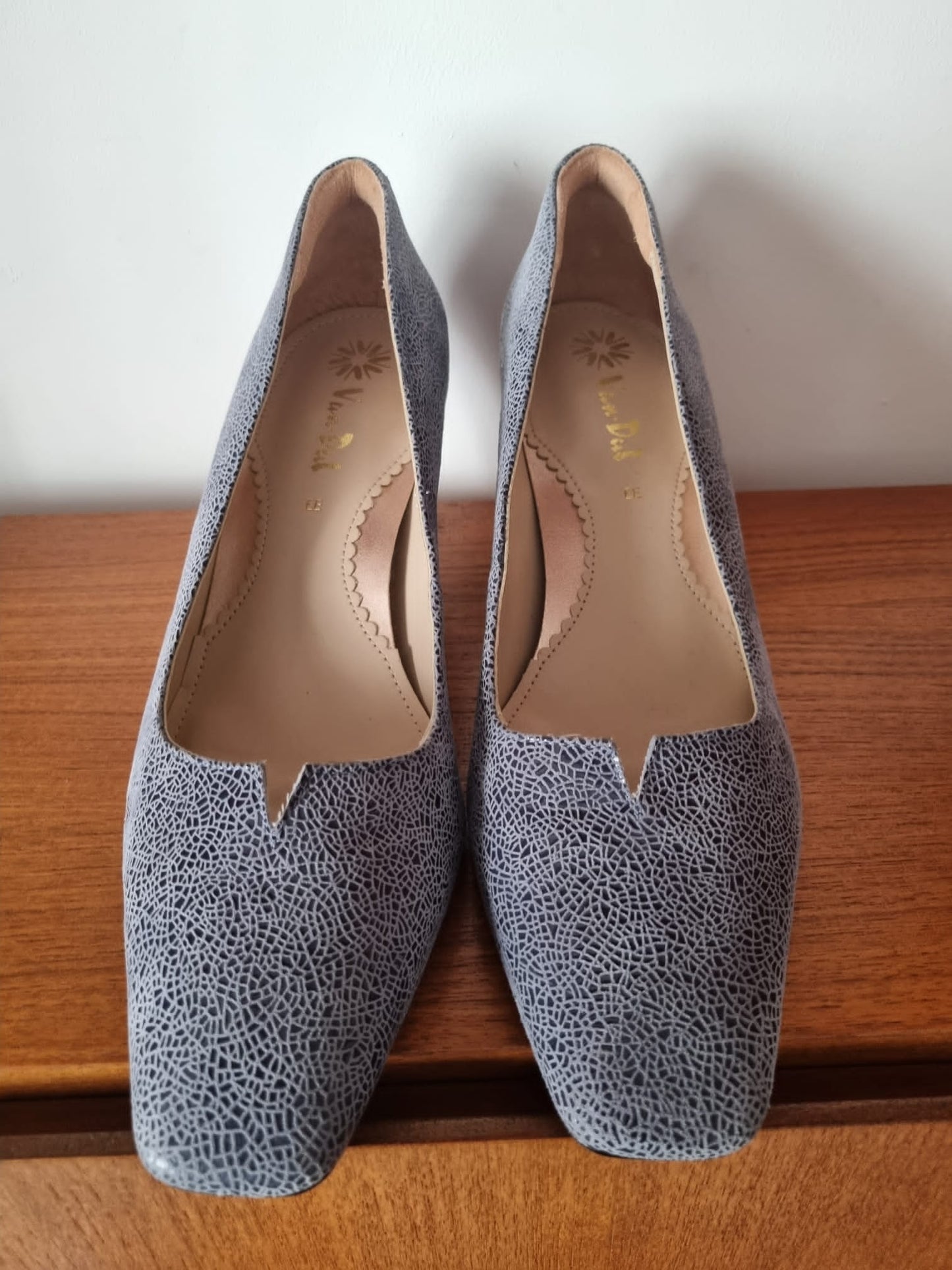 Vintage Van Dal Navy Blue Soft Square Toe Patterned Heeled Shoes. (UK Size 7)