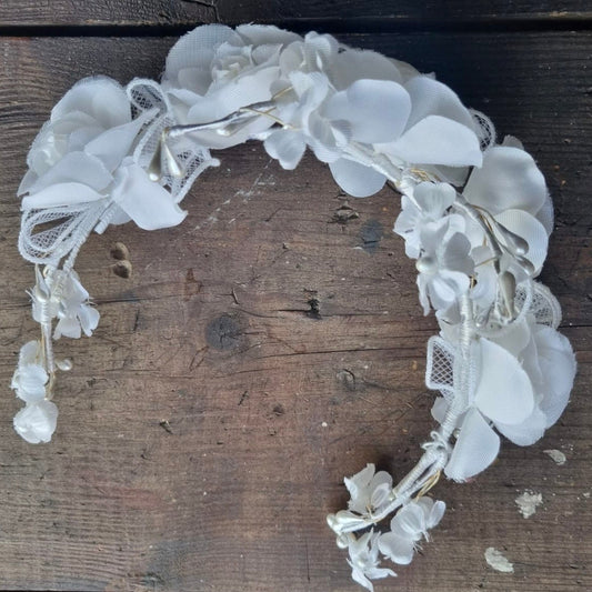 Vintage Bridal Wedding White Tiara with Floral and Pearlised Wire Detailing.