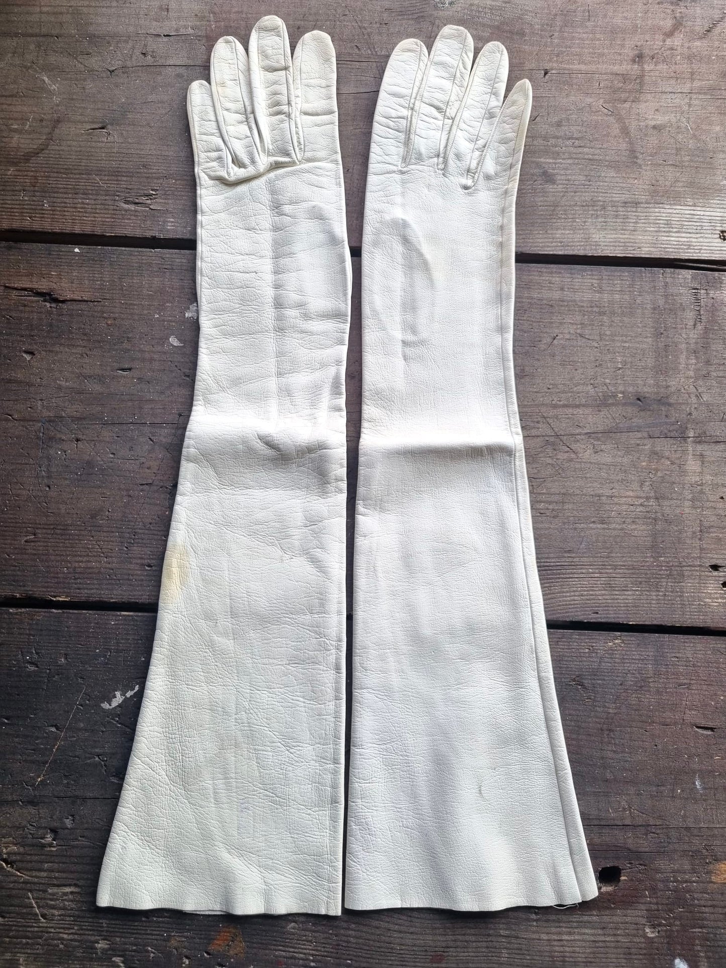 Vintage Very Long White Designer Leather Balenciaga Paris Show Gloves. Wedding Vintage Accessories. Size 7.25