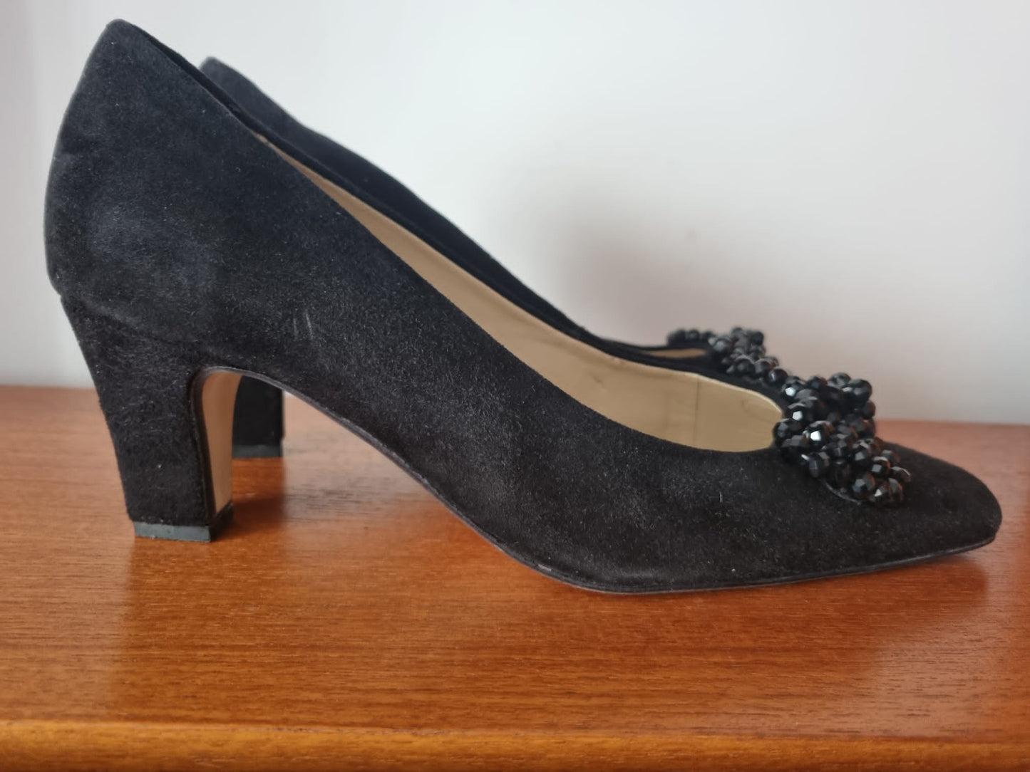 Vintage Van Dal Black Suede Bow Heeled Square Toe Shoes. Made in England. (UK Size 6)